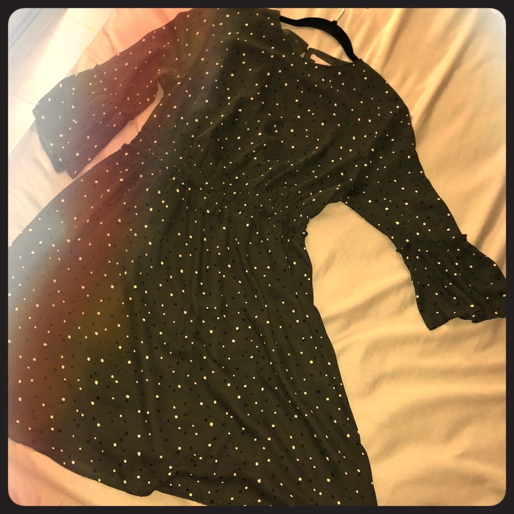 🤖New Without Tags H&M Foley dress